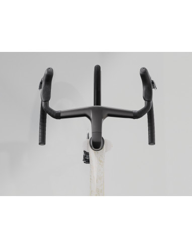 Madone SLR 7 L Era White/Supernova...