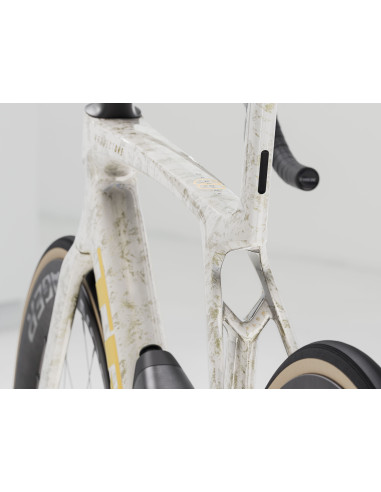 Madone SLR 7 L Era White/Supernova...